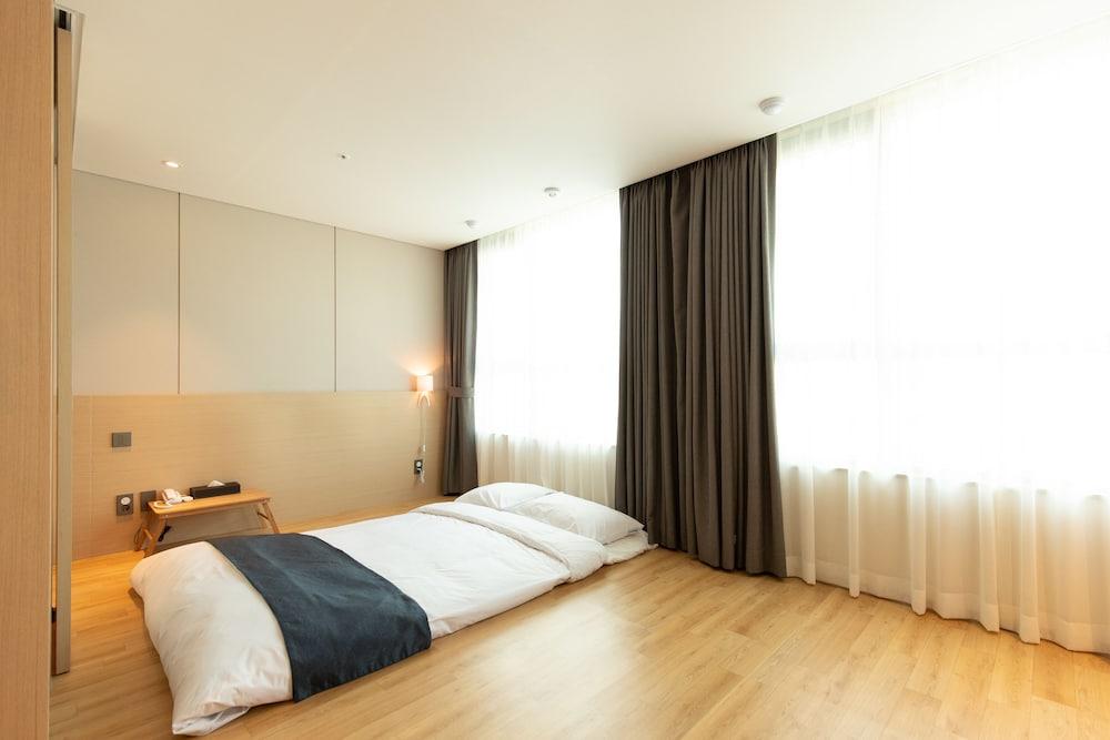 Hotel Winstory Seogwipo Exterior photo